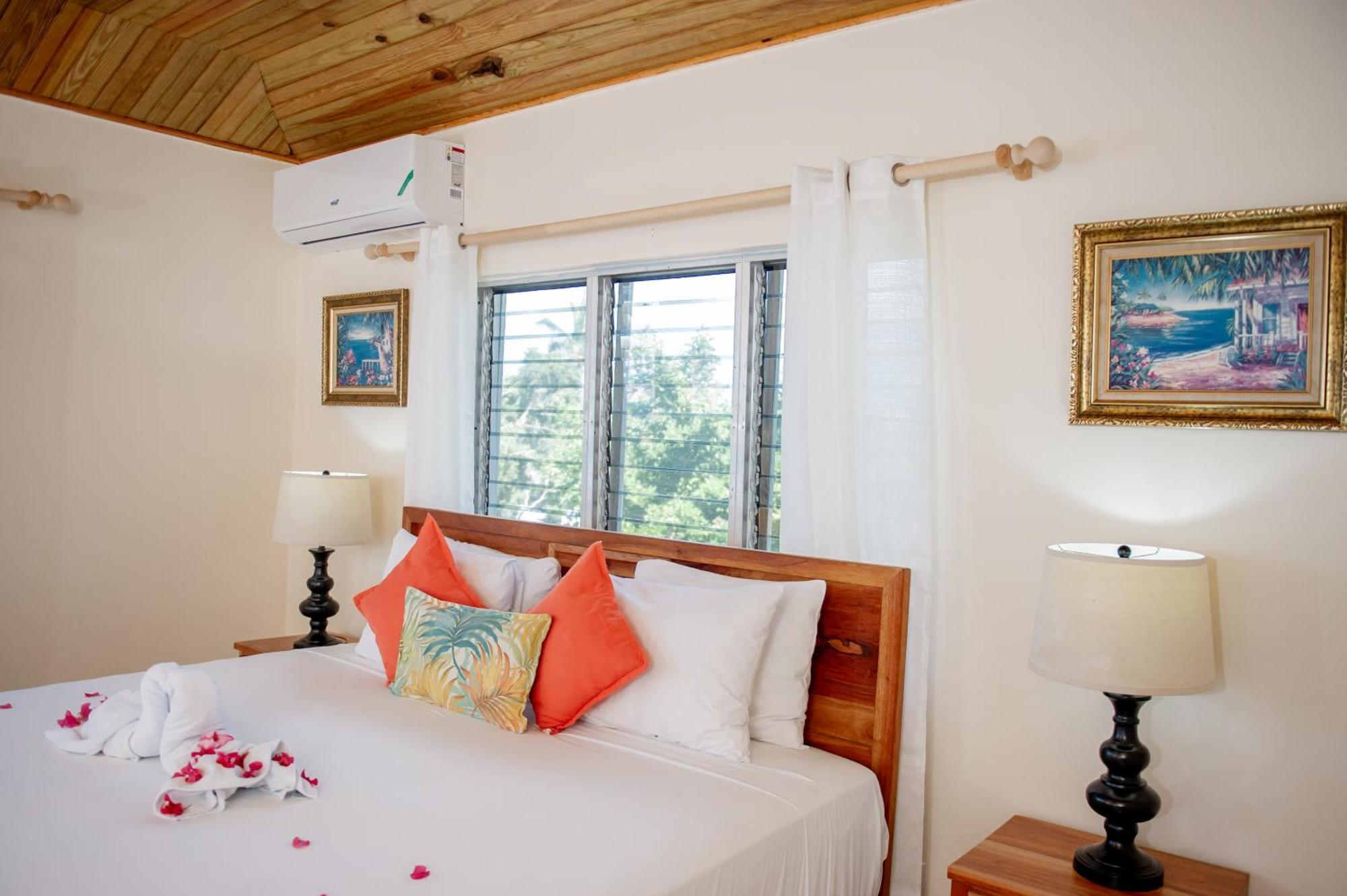 Beyond Sunset Resort & Villas Treasure Beach Bagian luar foto